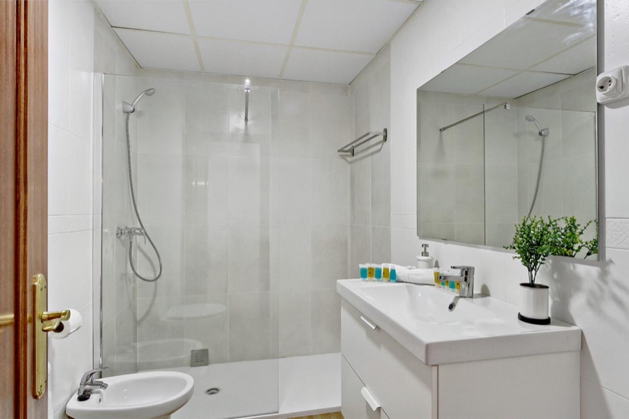 Del Parque Flats - Ollerias 3 Appartement Málaga Buitenkant foto